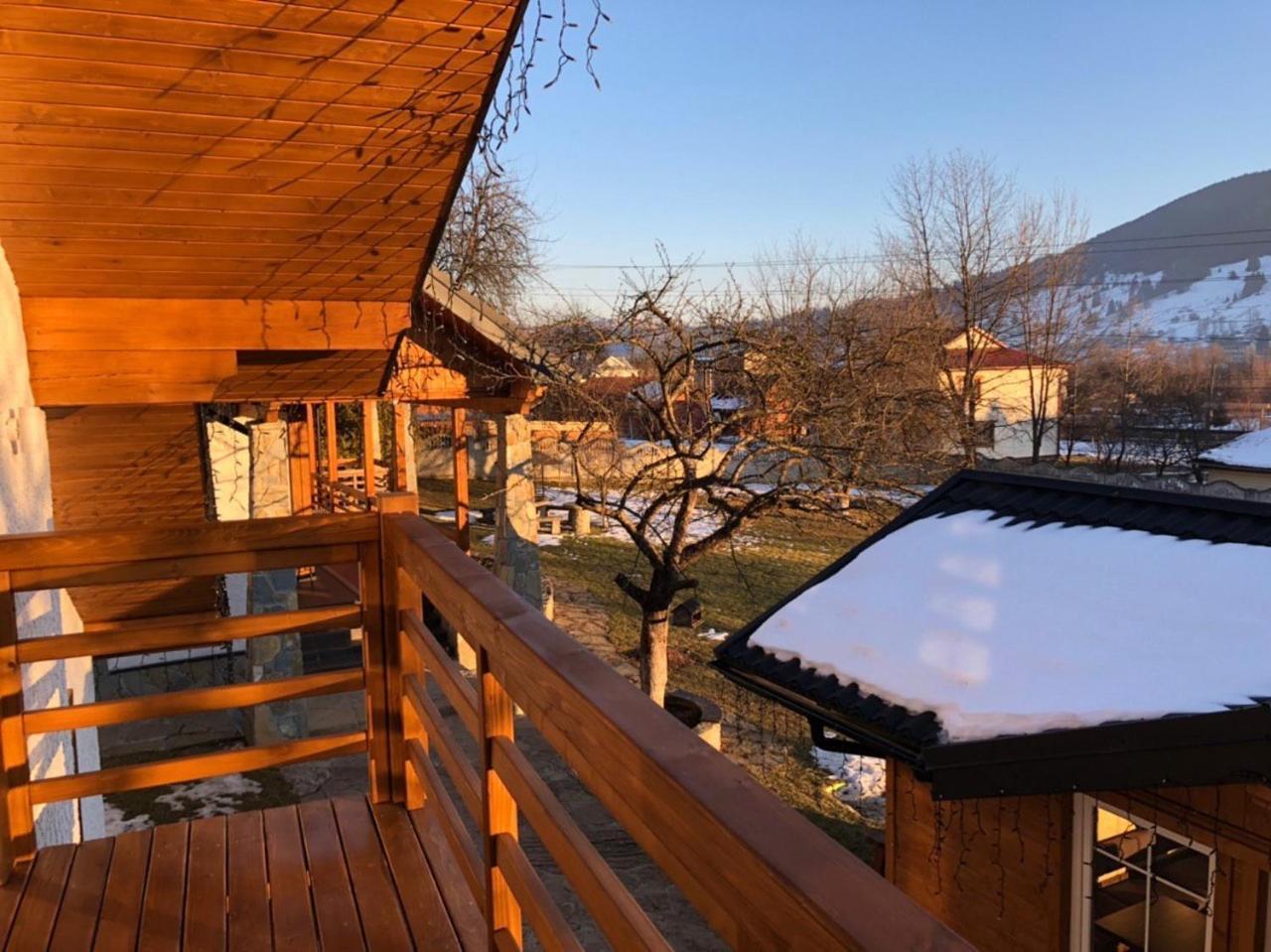 Cottage Familiya ヴェルホヴィナ エクステリア 写真