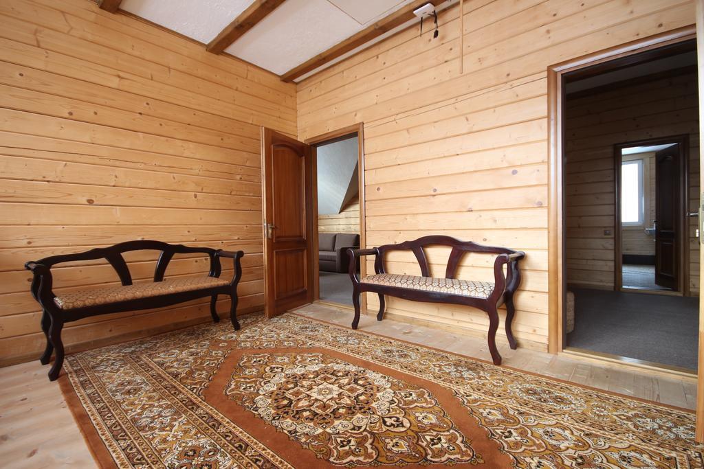 Cottage Familiya ヴェルホヴィナ エクステリア 写真