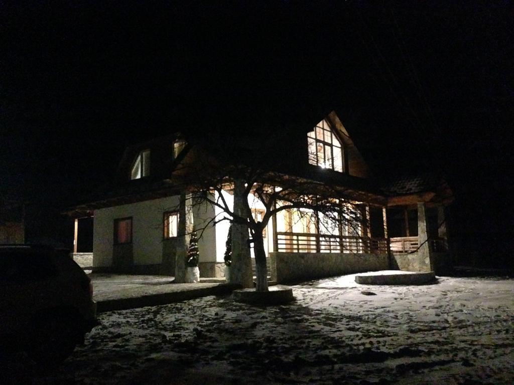 Cottage Familiya ヴェルホヴィナ エクステリア 写真