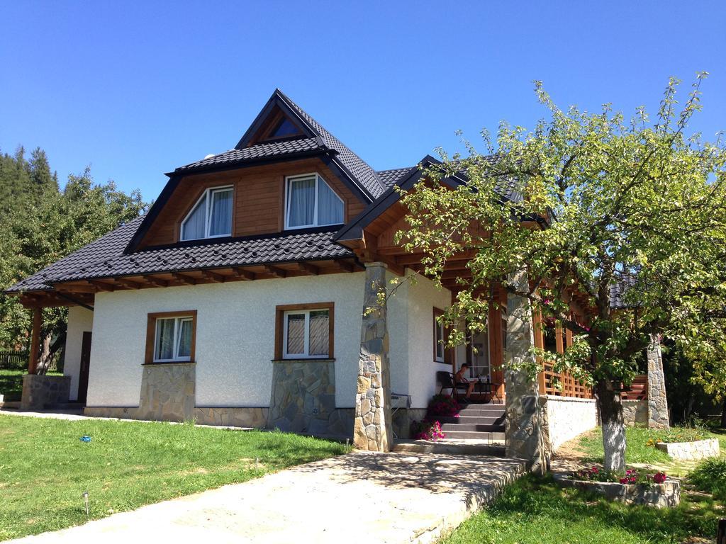 Cottage Familiya ヴェルホヴィナ エクステリア 写真