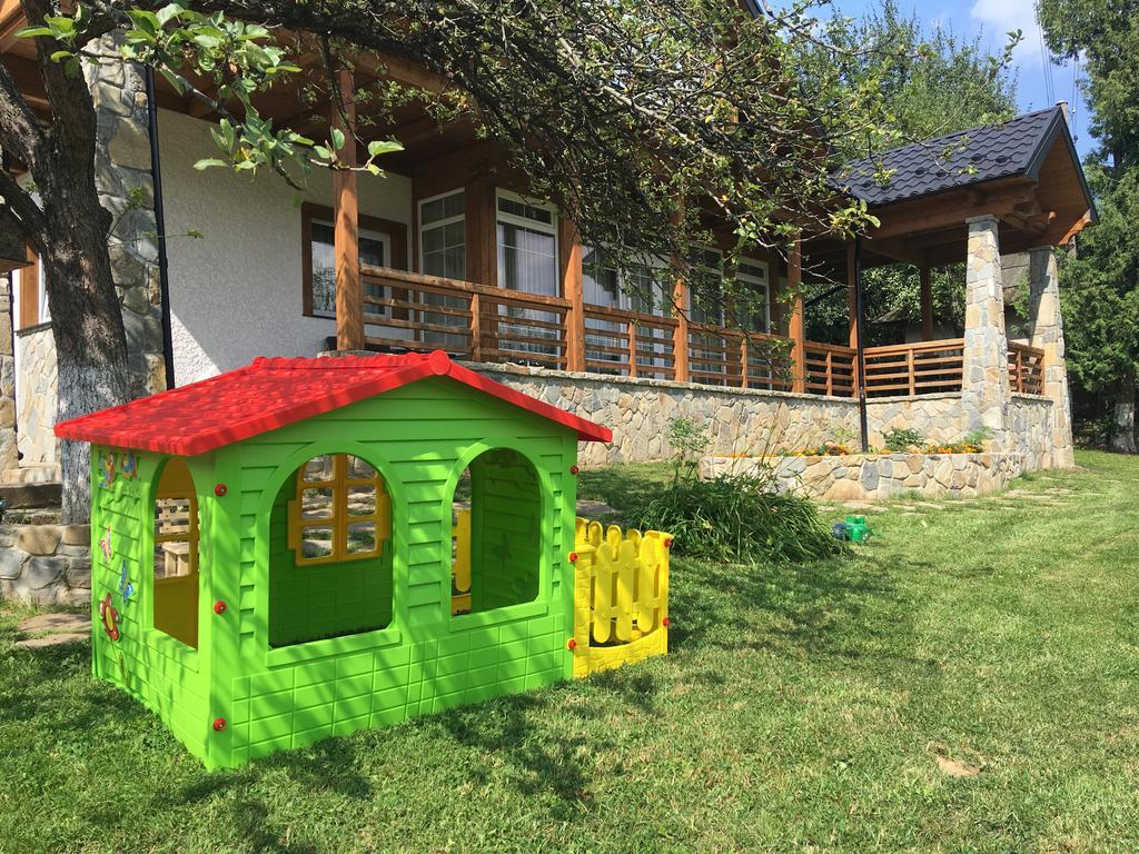 Cottage Familiya ヴェルホヴィナ エクステリア 写真